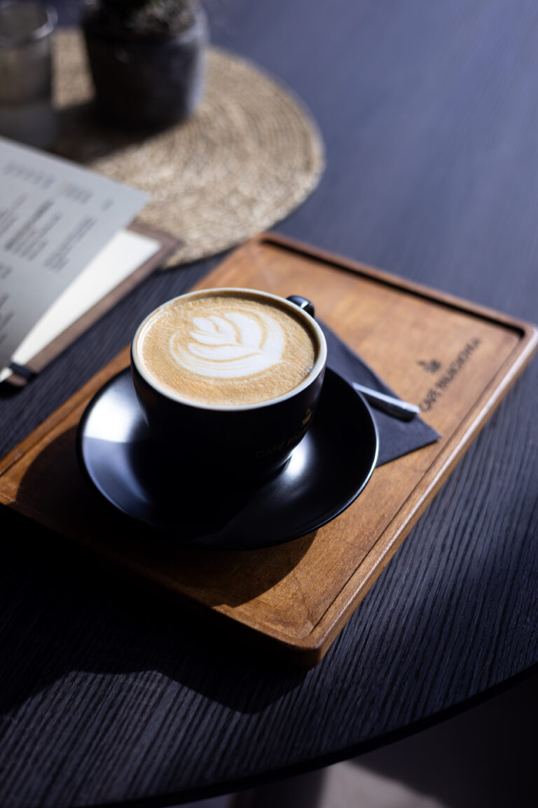 Cappuccino s latte art v Café Palachovka